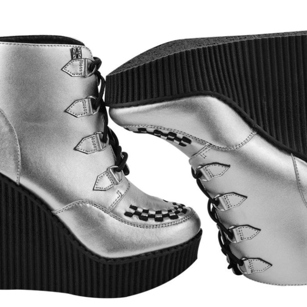 ❌SOLD❌T.U.K. Silver Wedges